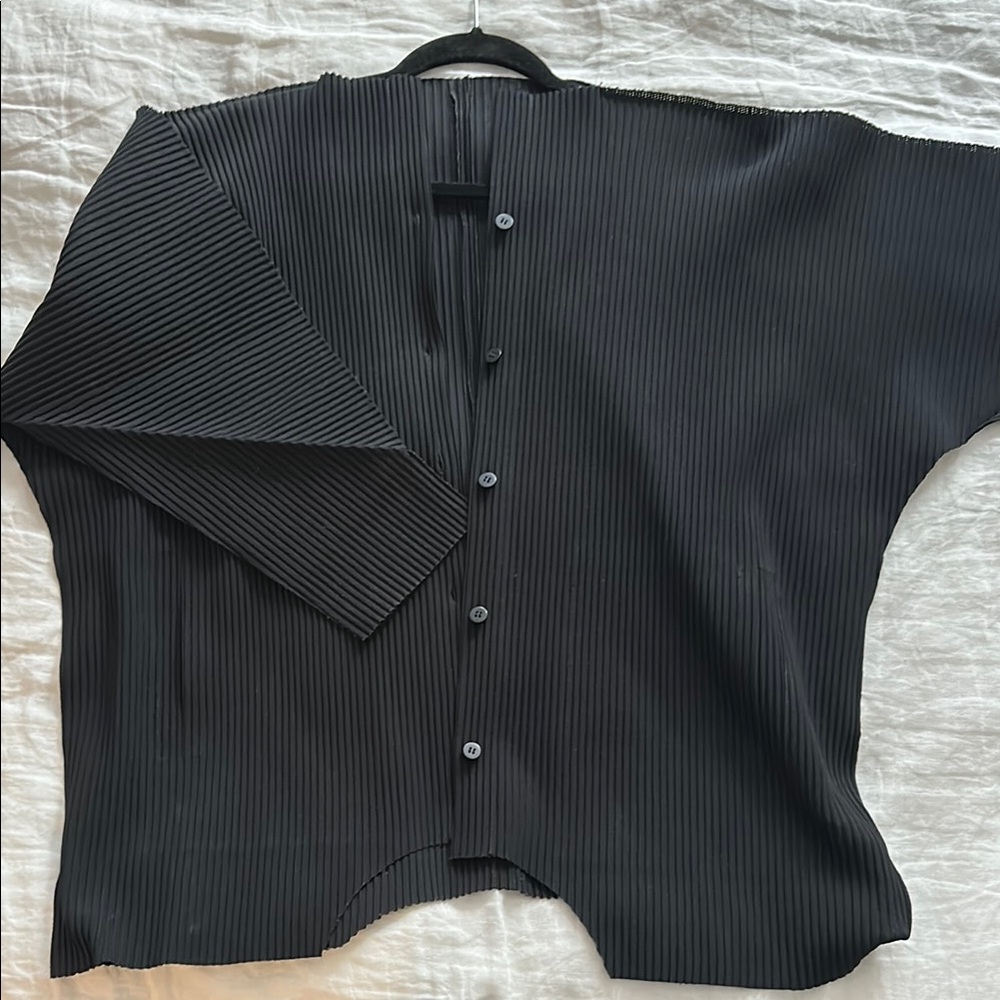 ISSEY MIYAKE ME PLEATED BLACK BUTTON UP CARDIGAN/BLOUSE SZ OS